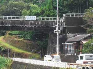 写真:阿多古川下流より(近景)