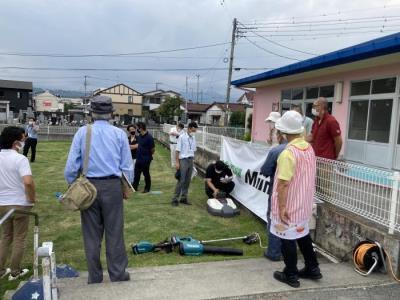 写真：ロボット芝刈機見学会3