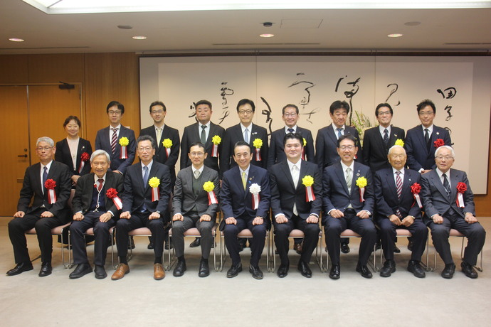褒状授与式の様子