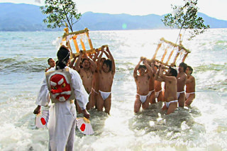 写真:越冬みそぎ祭り