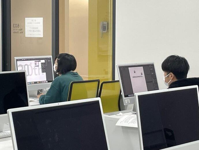 写真：グラフィックデザイン　総合5
