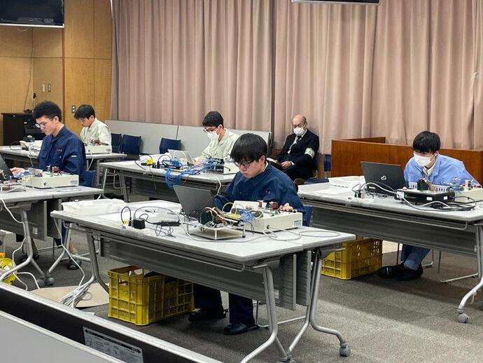 写真：シーケンス制御　高校生3