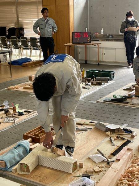 写真：木材加工　高校生5