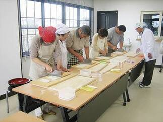 写真:そば打ち体験