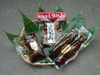 写真:にじます甘露煮、曾我煮