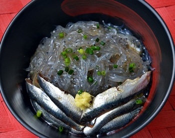 写真:しらす親子丼