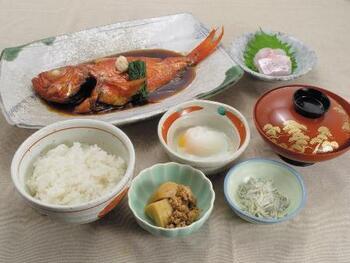 写真:金目姿煮定食