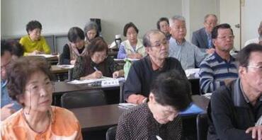 写真:講座に参加する受講者達
