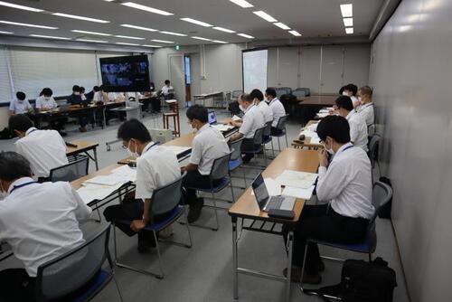 写真:委員会全体
