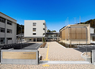 写真：静岡県立天竜高等学校　外観