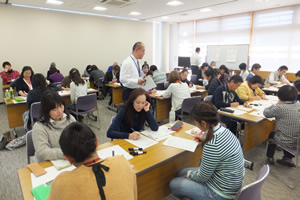 写真:富士市交流センター 養成研修会の様子