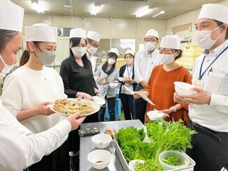 写真：職場の様子　栄養士1