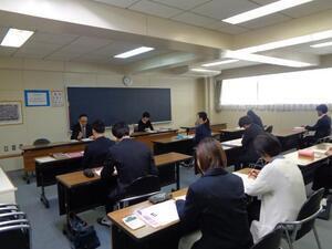 写真:職場の様子 小中学校事務2