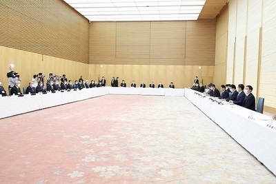写真:内閣懇談会