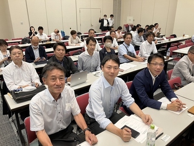 写真:050808新任議員研修会1