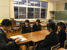 写真:インタビューの様子
