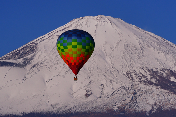 写真:冬の部特選「冬青空へ」