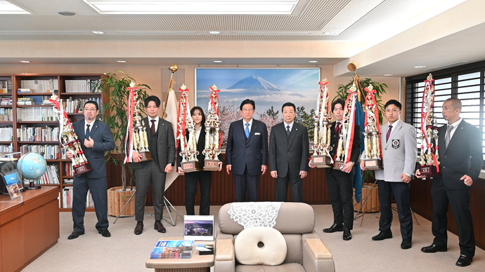 写真:知事表敬の様子