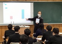 写真:筆者の授業風景