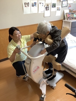 画像:介護ロボット