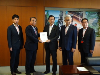 画像:東海北陸7県議会議長会要望活動 国土交通省
