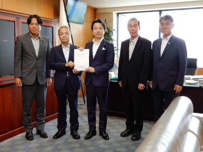 画像:東海北陸7県議会議長会要望活動 厚生労働省