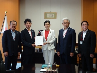 画像:東海北陸7県議会議長会要望活動 文部科学省