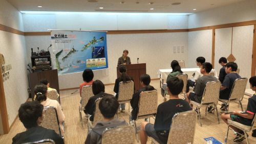 元島民語り部の講話を聴講する様子