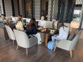 写真5:訪日外国人へのお茶の淹れ方講座