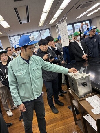 写真3:入札時の様子
