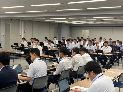 本部会議の会場の様子