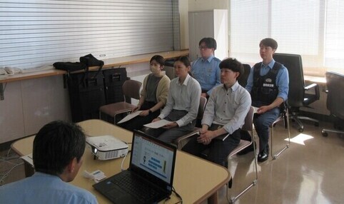 写真：若手警察官によるリクルーター会議