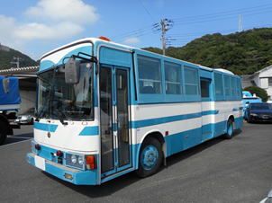 写真:大型輸送車