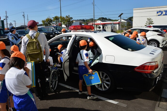 写真：社会科見学（菊川市立加茂小学校）