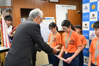 写真:令和6年6月20日 第56回交通安全子供自転車県大会優勝報告(平山小学校)