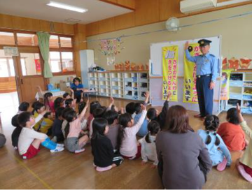令和7年5月9日　ちびっこおまわりさん任命式