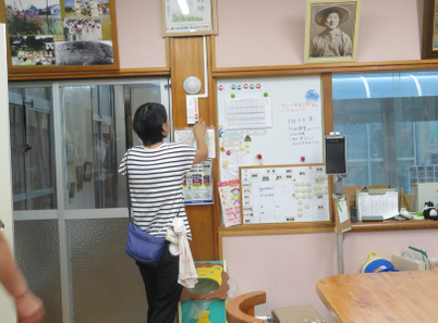 写真：不審者侵入対処訓練の様子