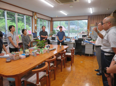 写真：不審者侵入対処訓練の様子