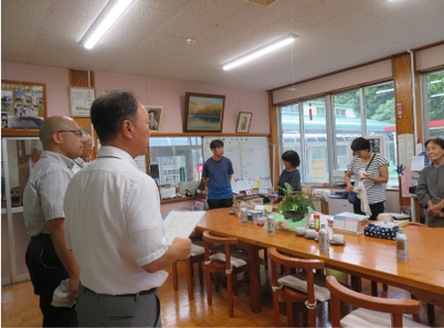 写真：不審者侵入対処訓練の様子