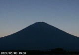 下午7点左右的富士山